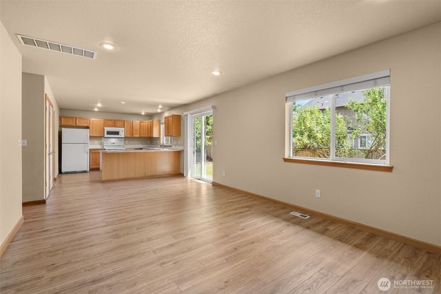 2905 Campus Prairie Loop NE, Lacey, WA 98516