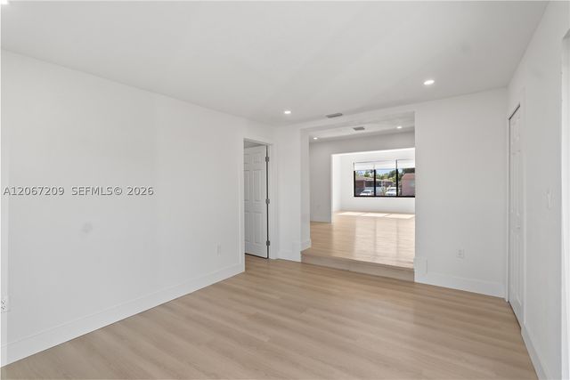 31 W 64th St, Hialeah, FL 33012