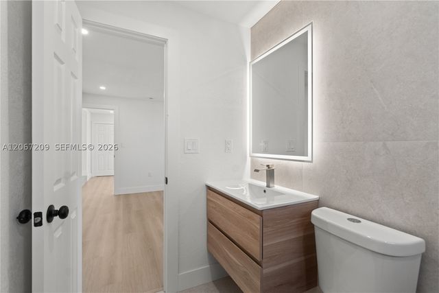 31 W 64th St, Hialeah, FL 33012