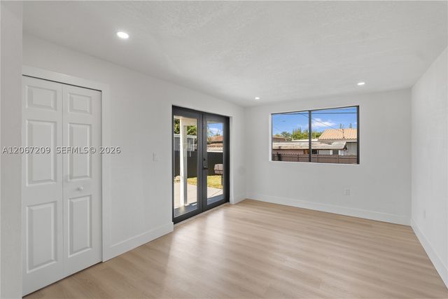 31 W 64th St, Hialeah, FL 33012
