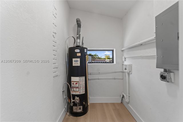 31 W 64th St, Hialeah, FL 33012
