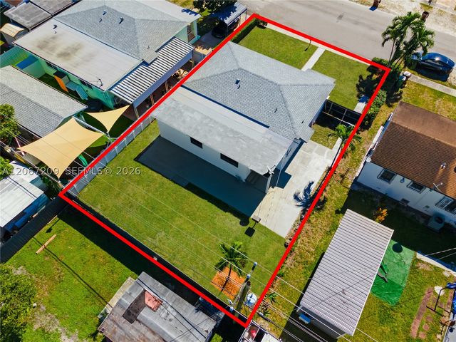 31 W 64th St, Hialeah, FL 33012