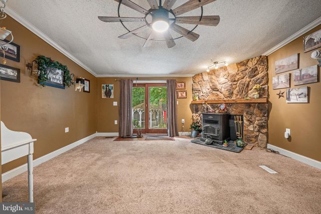 212 KAREN DR, Williamstown, NJ 08094