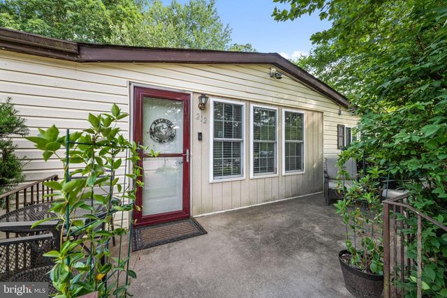 212 KAREN DR, Williamstown, NJ 08094