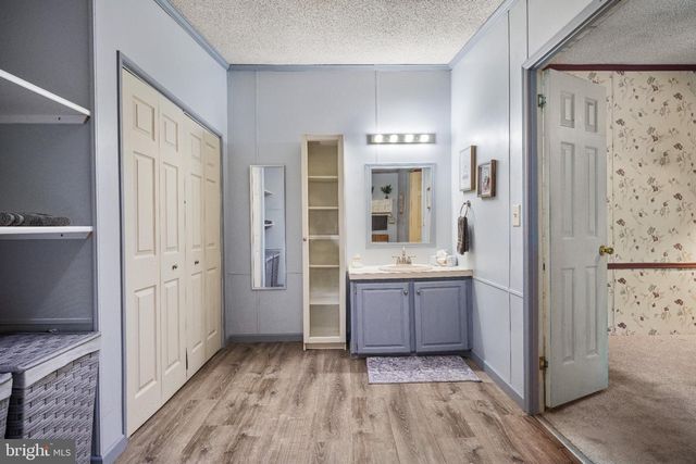 212 KAREN DR, Williamstown, NJ 08094