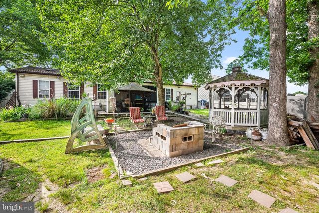 212 KAREN DR, Williamstown, NJ 08094