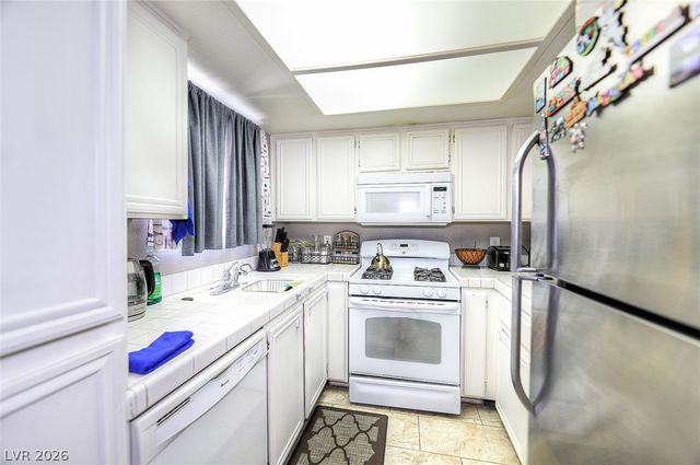 1909 Desert Falls Court 105, Las Vegas, NV 89128
