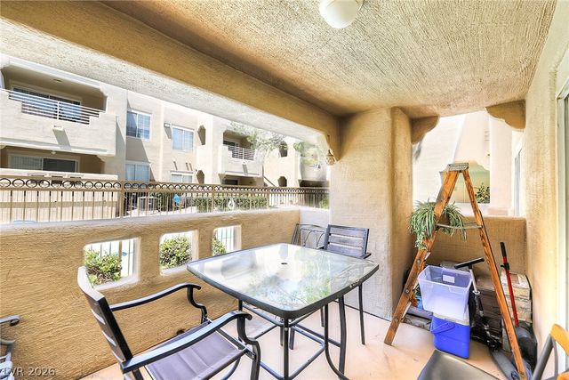 1909 Desert Falls Court 105, Las Vegas, NV 89128