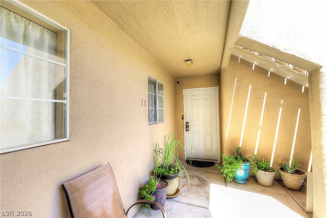 1909 Desert Falls Court 105, Las Vegas, NV 89128