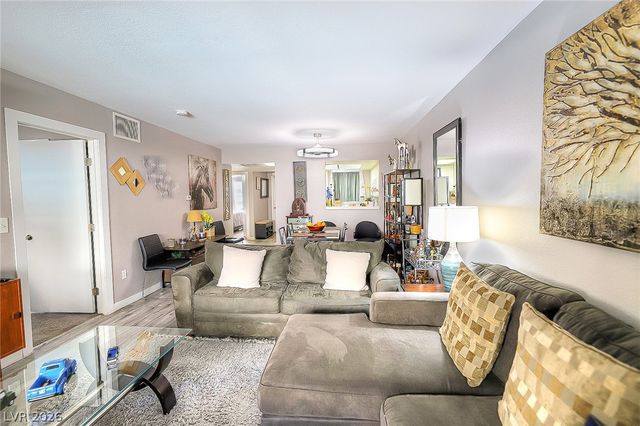 1909 Desert Falls Court 105, Las Vegas, NV 89128