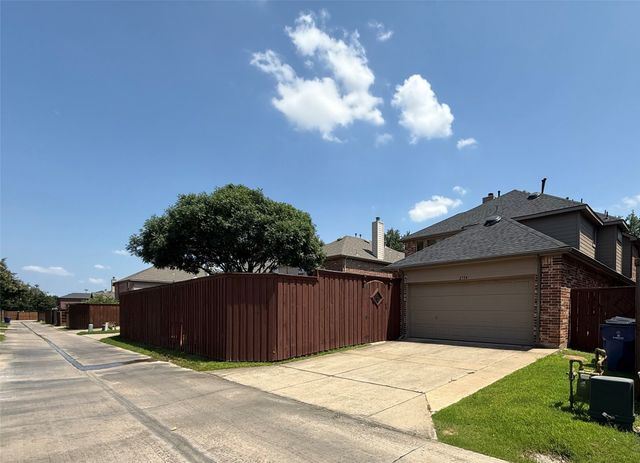 2754 Ridge View Road, Frisco, TX 75034