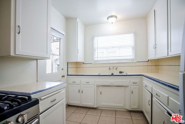 10761 Massachusetts Avenue 4, Los Angeles, CA 90024