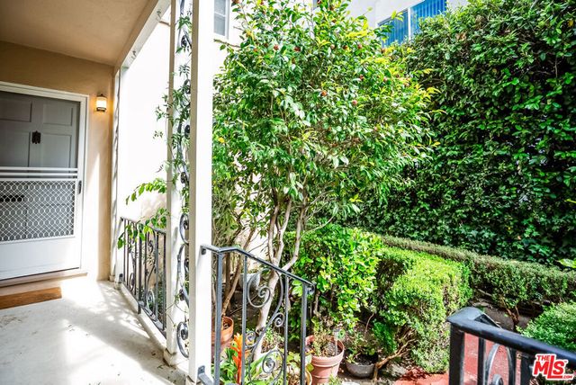 10761 Massachusetts Avenue 4, Los Angeles, CA 90024