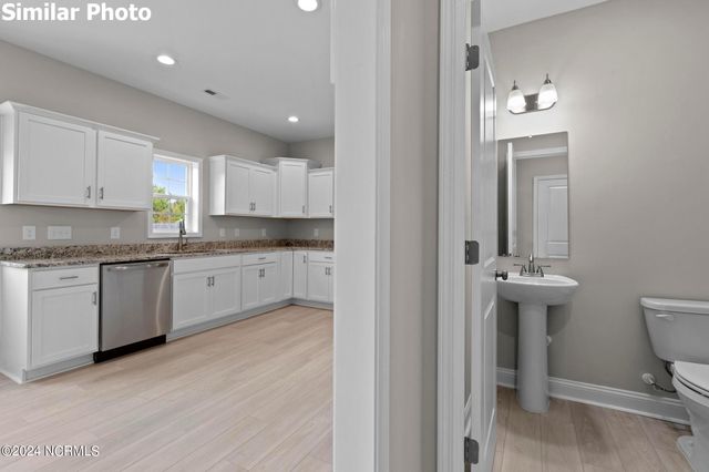 911 Wild Azalea Way, Hubert, NC 28539