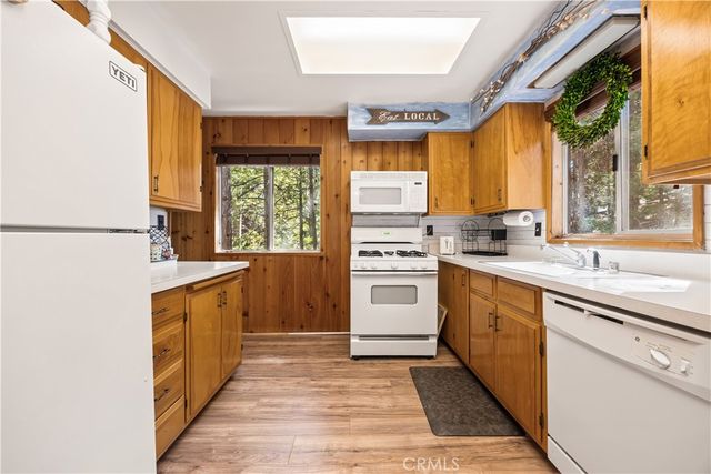 450 Annandale, Lake Arrowhead, CA 92352