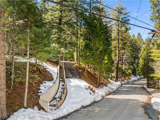 450 Annandale, Lake Arrowhead, CA 92352