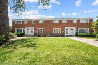 1050 Higgins Road B, Park Ridge, IL 60068