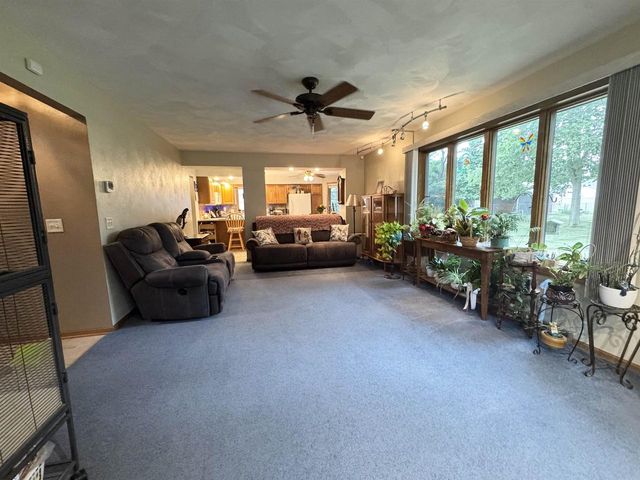 642 E Waterford Drive, Beloit, WI 53511
