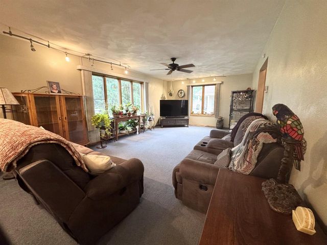 642 E Waterford Drive, Beloit, WI 53511