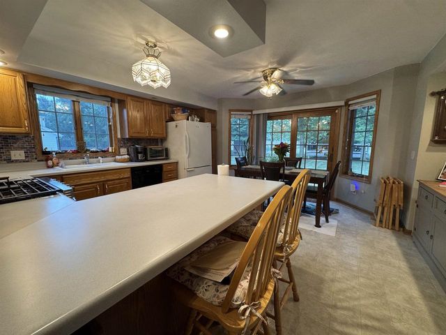 642 E Waterford Drive, Beloit, WI 53511