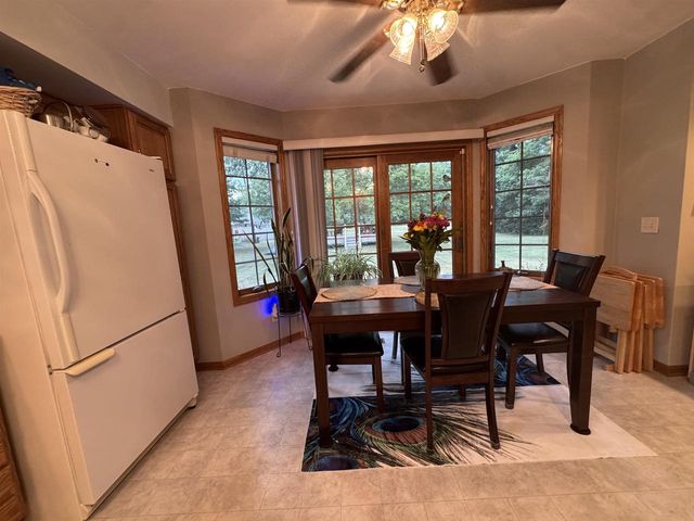 642 E Waterford Drive, Beloit, WI 53511
