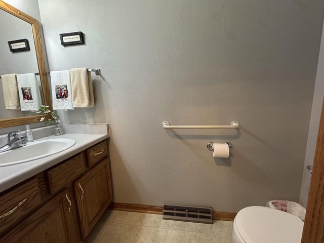 642 E Waterford Drive, Beloit, WI 53511