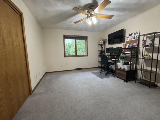 642 E Waterford Drive, Beloit, WI 53511