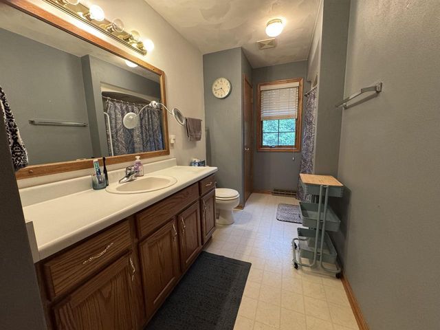 642 E Waterford Drive, Beloit, WI 53511