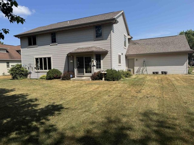 642 E Waterford Drive, Beloit, WI 53511