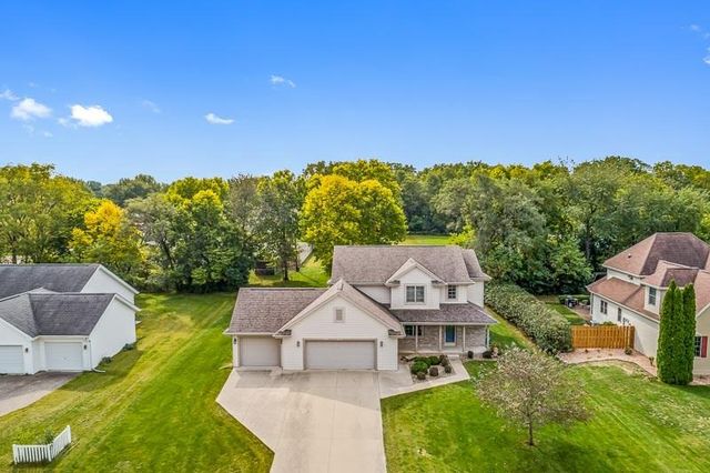 642 E Waterford Drive, Beloit, WI 53511