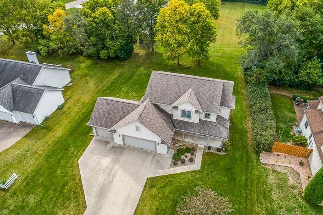 642 E Waterford Drive, Beloit, WI 53511