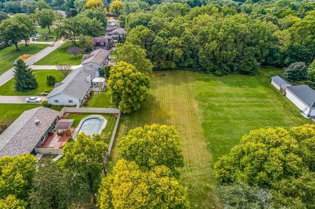 642 E Waterford Drive, Beloit, WI 53511