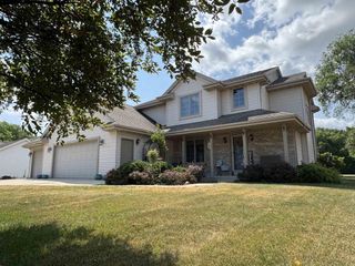 642 E Waterford Drive, Beloit, WI 53511