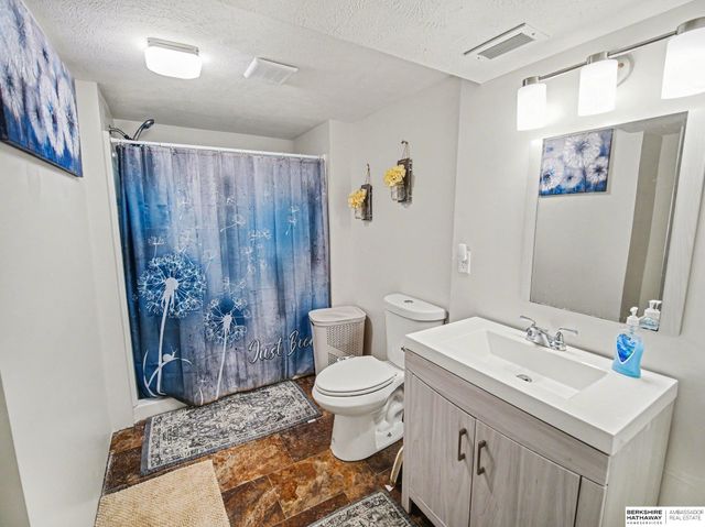 1919 SW 27th Street, Lincoln, NE 68522