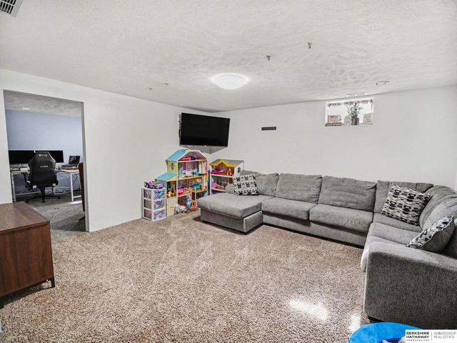 1919 SW 27th Street, Lincoln, NE 68522