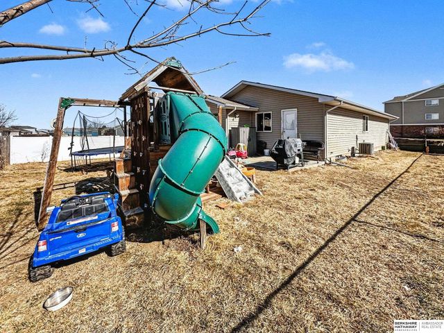 1919 SW 27th Street, Lincoln, NE 68522