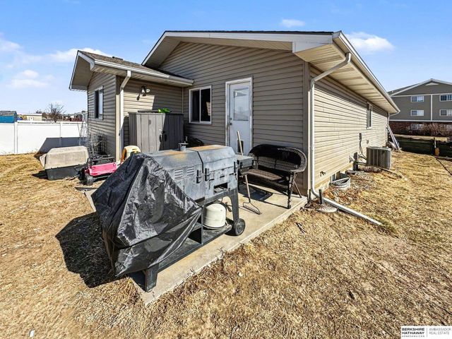 1919 SW 27th Street, Lincoln, NE 68522