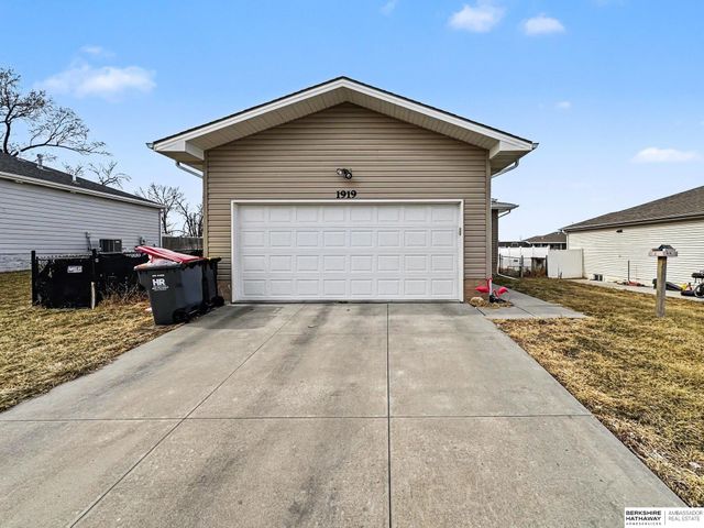 1919 SW 27th Street, Lincoln, NE 68522