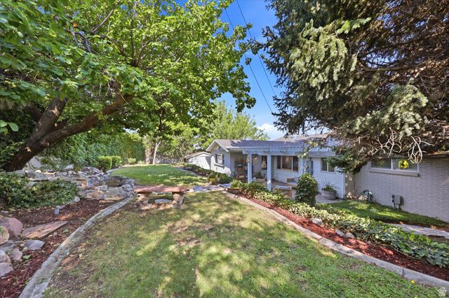 2336 CAVALIER DR, Cottonwood Heights, UT 84121