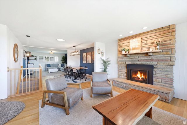 2336 CAVALIER DR, Cottonwood Heights, UT 84121