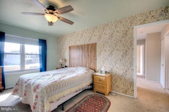 30 URANUS RD, Sewell, NJ 08080