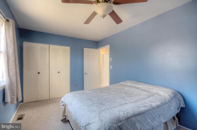 30 URANUS RD, Sewell, NJ 08080