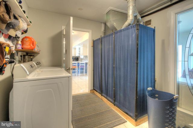 30 URANUS RD, Sewell, NJ 08080