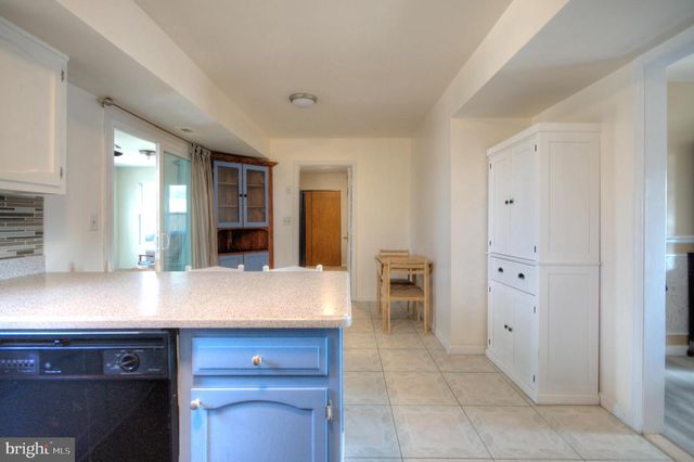 30 URANUS RD, Sewell, NJ 08080