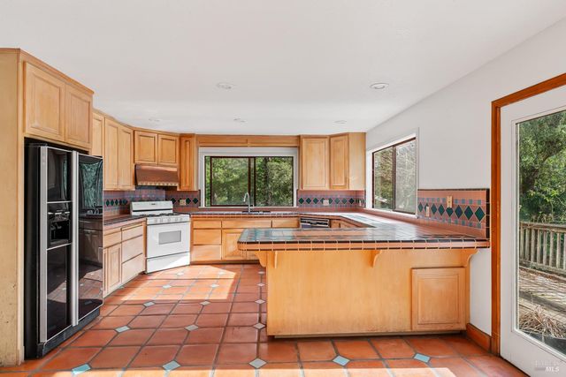 480 Pearl St, Cazadero, CA 95421