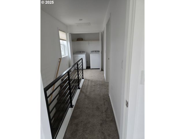 443 S 43RD St, Springfield, OR 97478