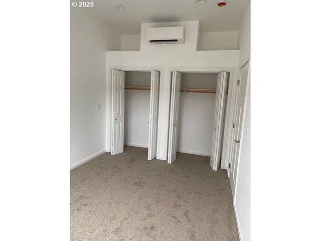 443 S 43RD St, Springfield, OR 97478