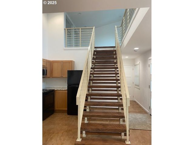 443 S 43RD St, Springfield, OR 97478