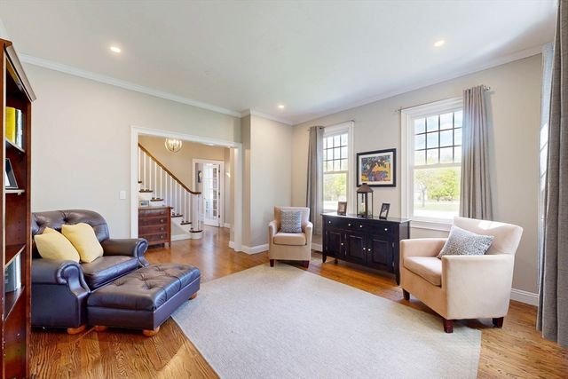 15 Loeffler Ln, Medfield, MA 02052