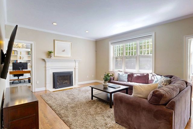 15 Loeffler Ln, Medfield, MA 02052